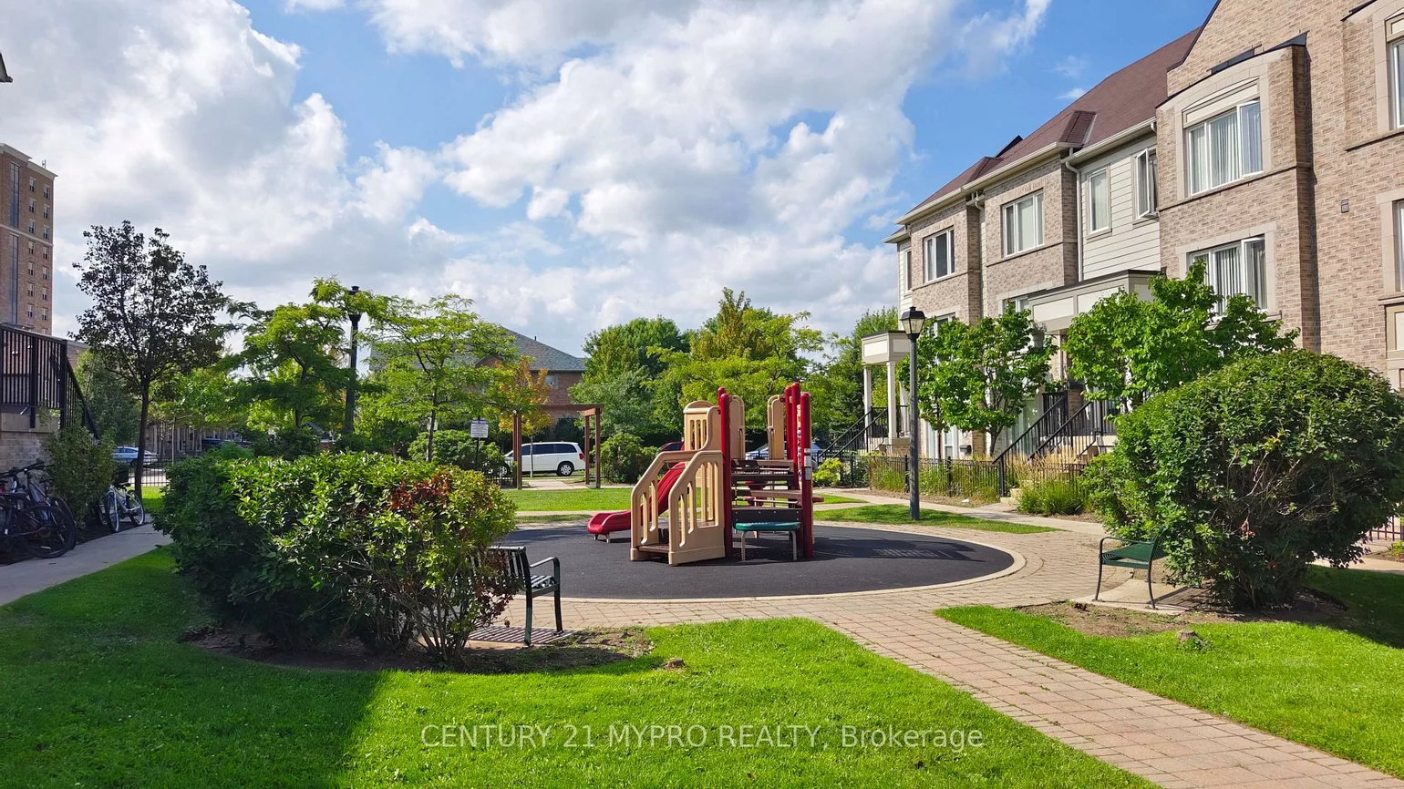 2895, Hazelton, Central Erin Mills, Mississauga
