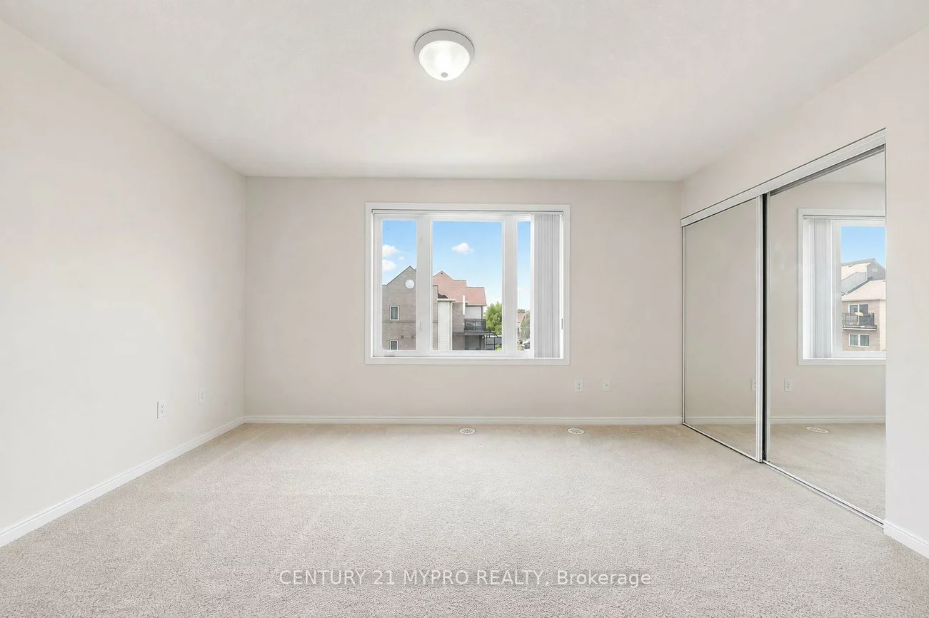 2895, Hazelton, Central Erin Mills, Mississauga