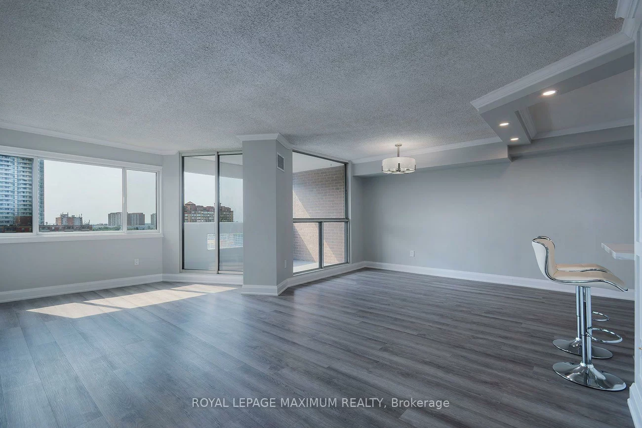 50, Elm, Mississauga Valleys, Mississauga