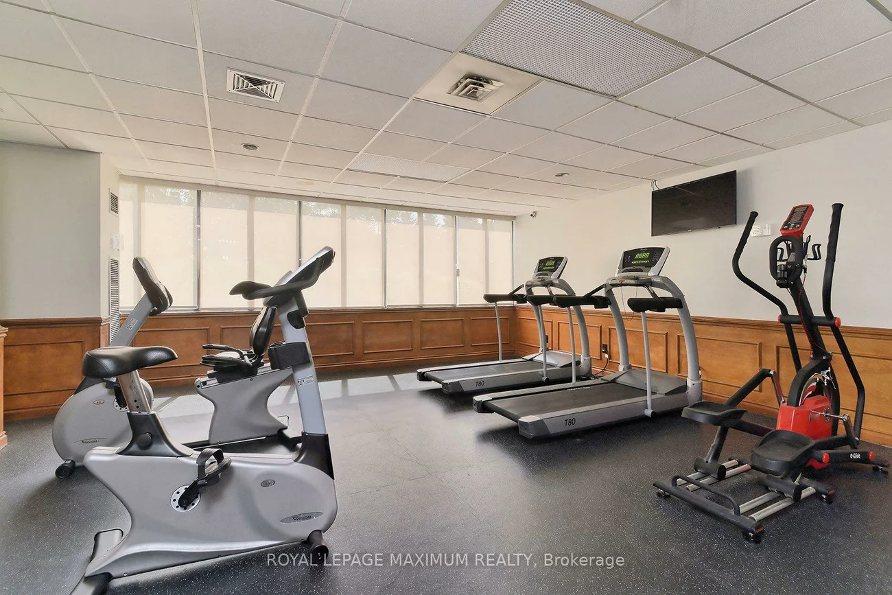 50, Elm, Mississauga Valleys, Mississauga