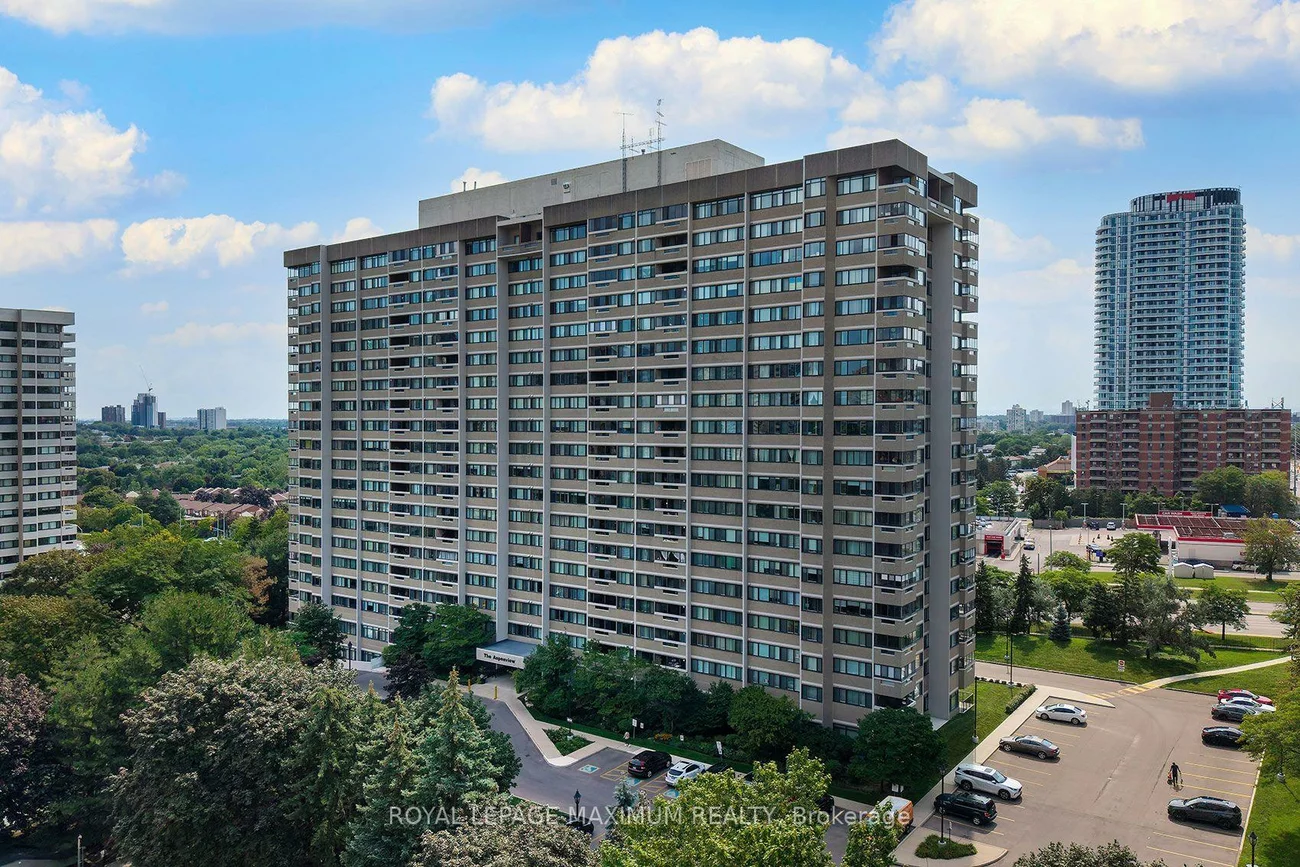 50, Elm, Mississauga Valleys, Mississauga