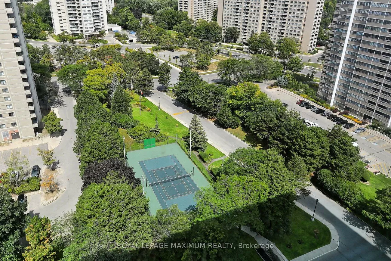 50, Elm, Mississauga Valleys, Mississauga