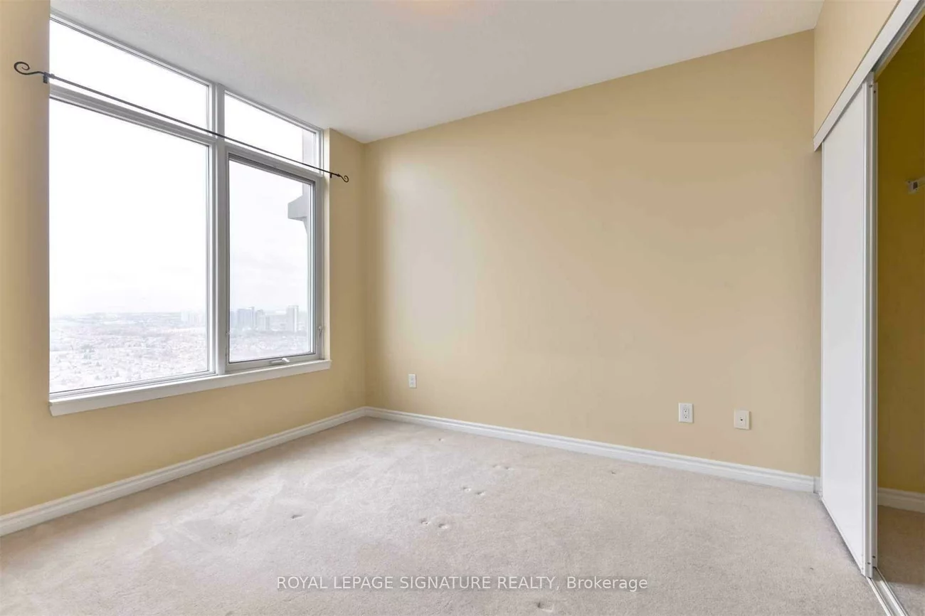 385, Prince Of Wales, City Centre, Mississauga
