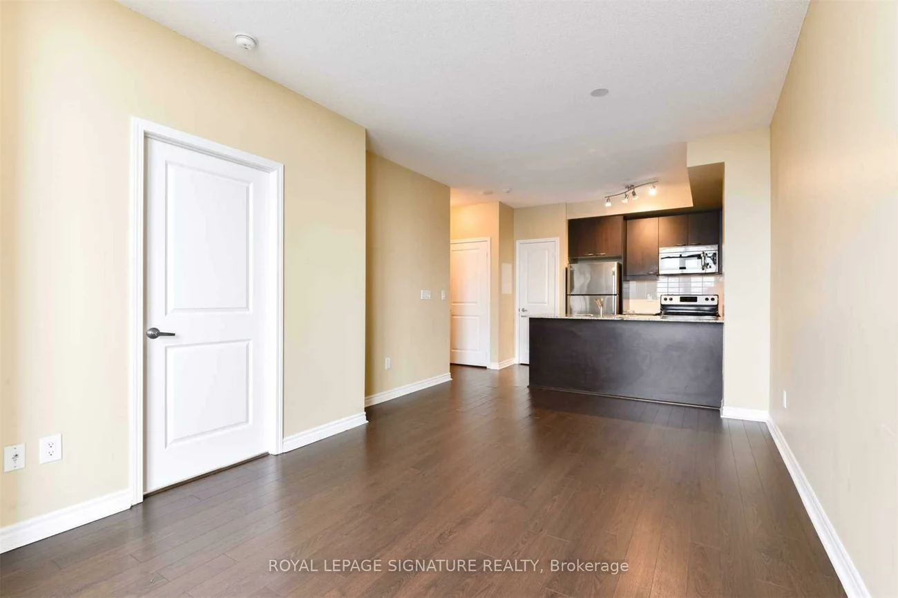 385, Prince Of Wales, City Centre, Mississauga