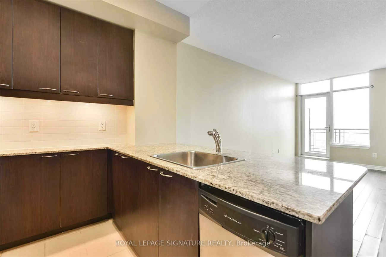 385, Prince Of Wales, City Centre, Mississauga