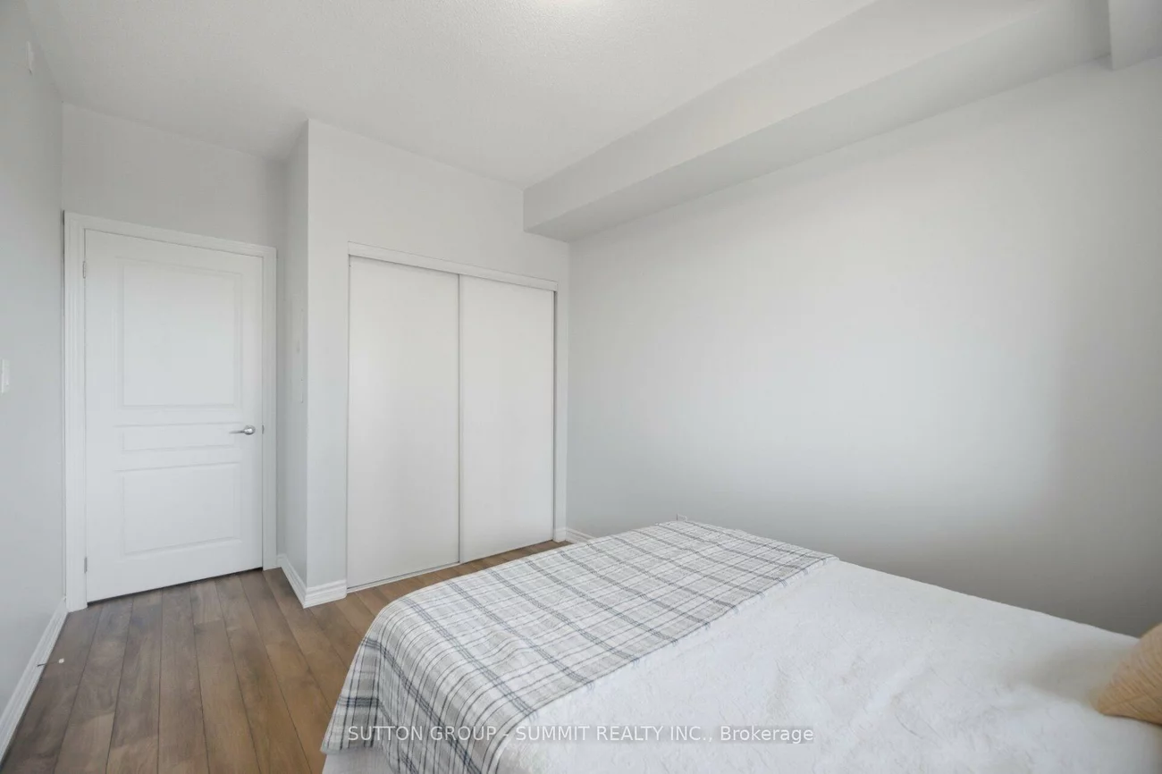 570, Lolita, Mississauga Valleys, Mississauga
