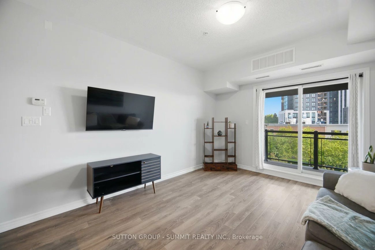 570, Lolita, Mississauga Valleys, Mississauga