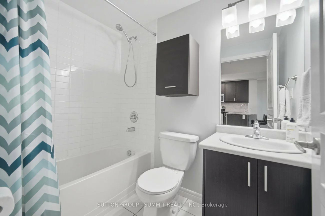 570, Lolita, Mississauga Valleys, Mississauga