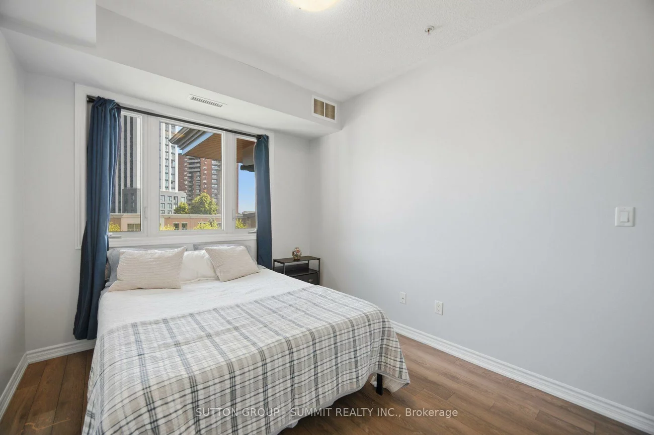 570, Lolita, Mississauga Valleys, Mississauga