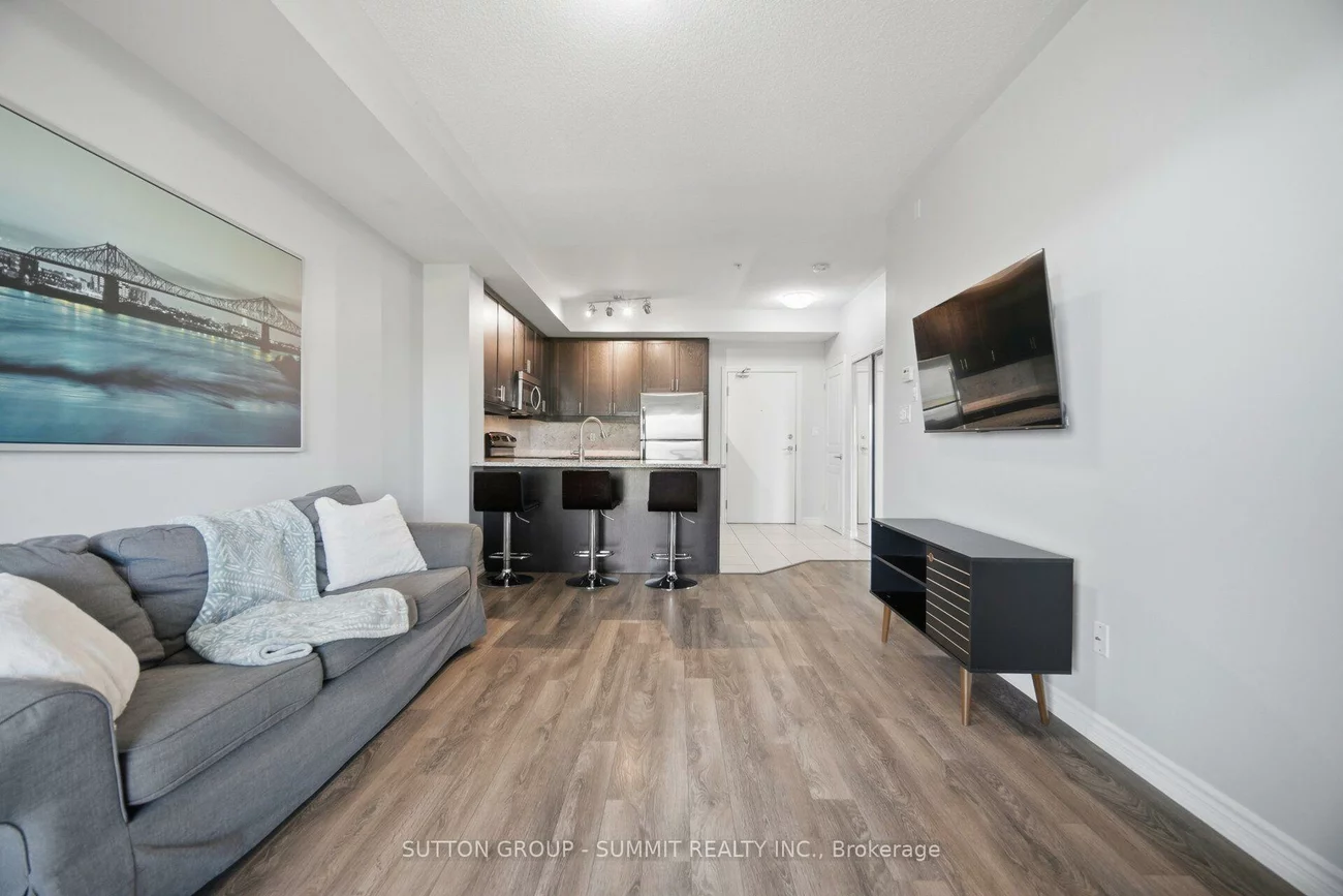 570, Lolita, Mississauga Valleys, Mississauga