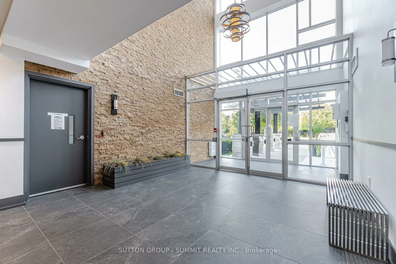 570, Lolita, Mississauga Valleys, Mississauga