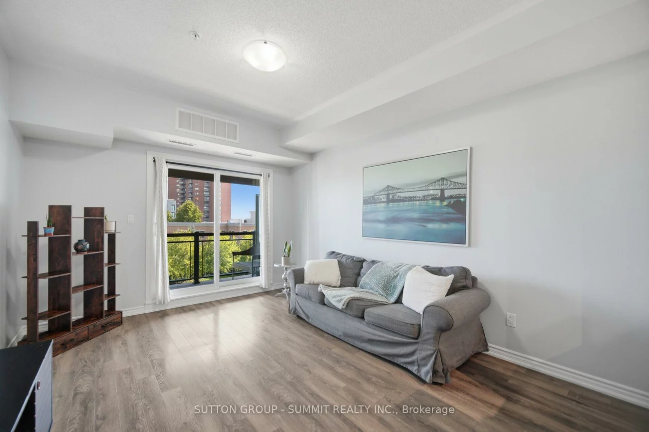 570, Lolita, Mississauga Valleys, Mississauga