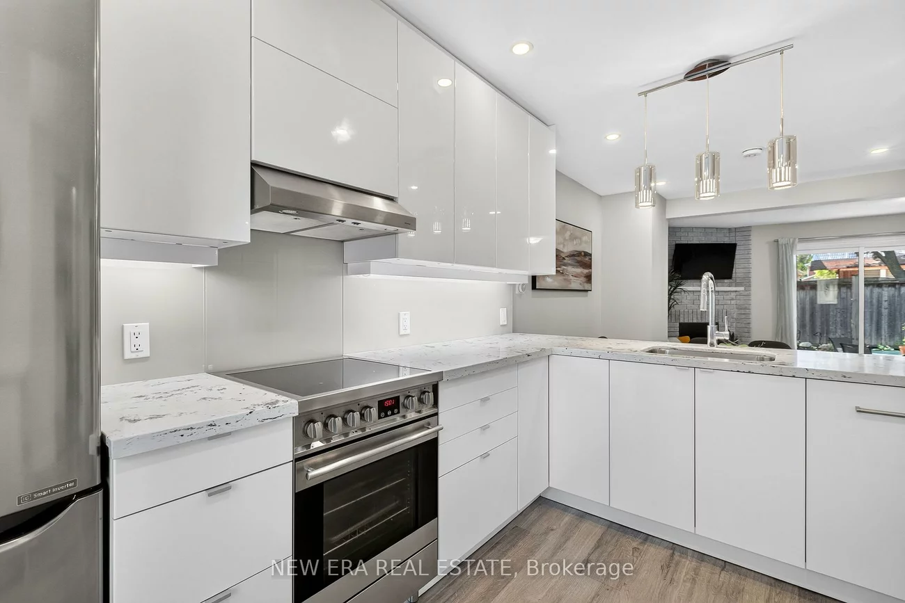 5020, Delaware, Hurontario, Mississauga