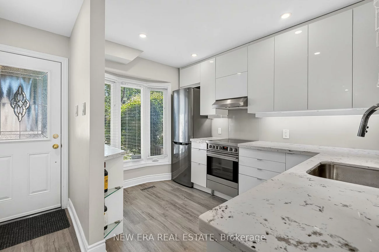 5020, Delaware, Hurontario, Mississauga