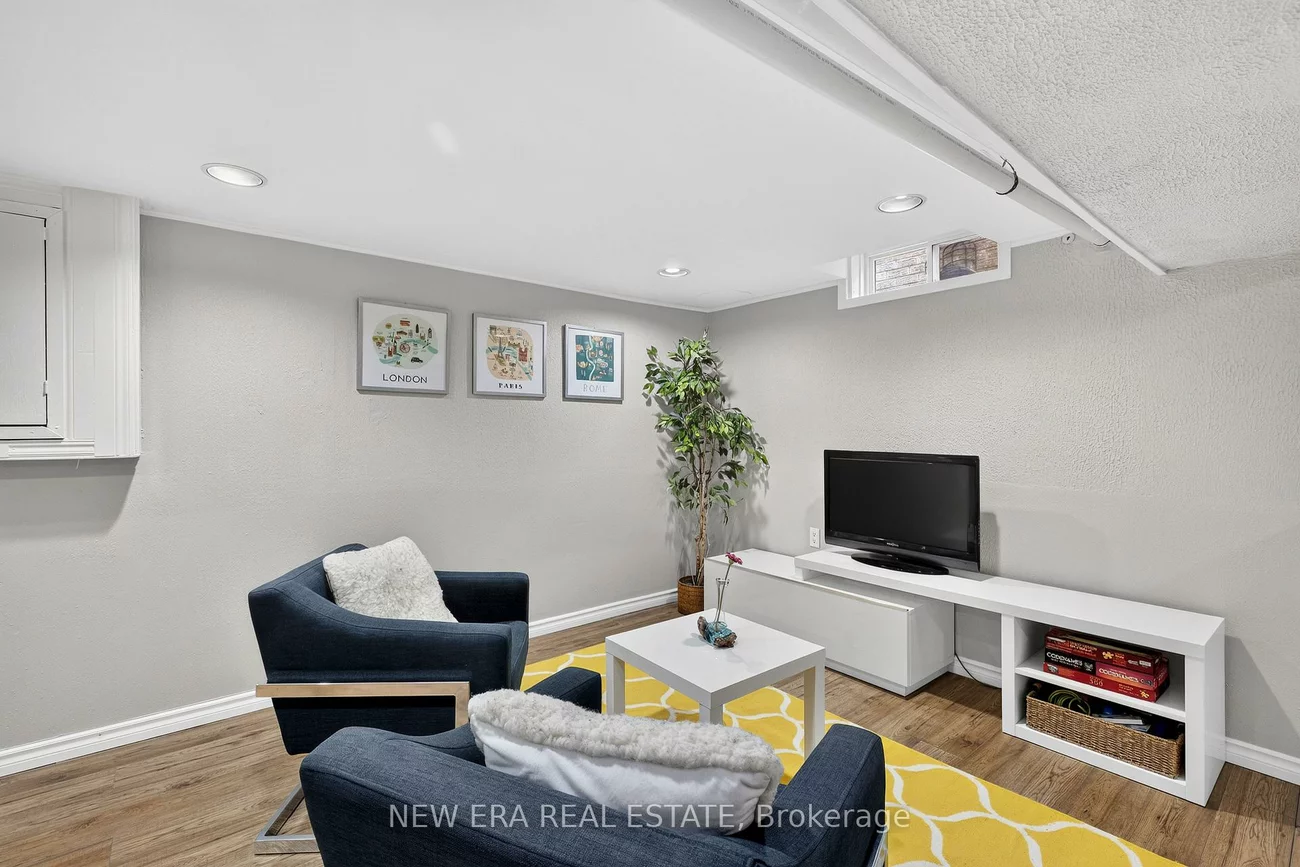 5020, Delaware, Hurontario, Mississauga