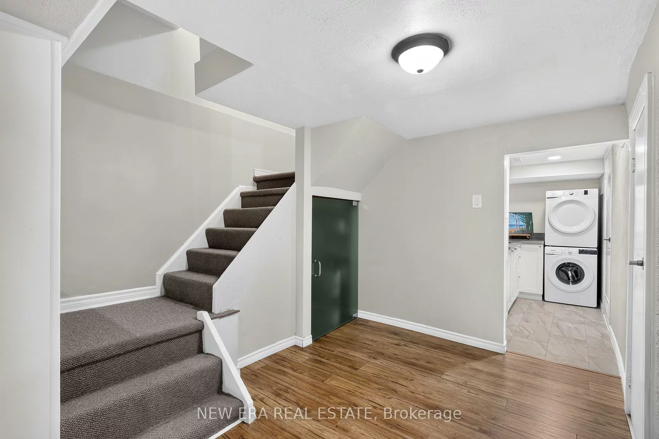 5020, Delaware, Hurontario, Mississauga
