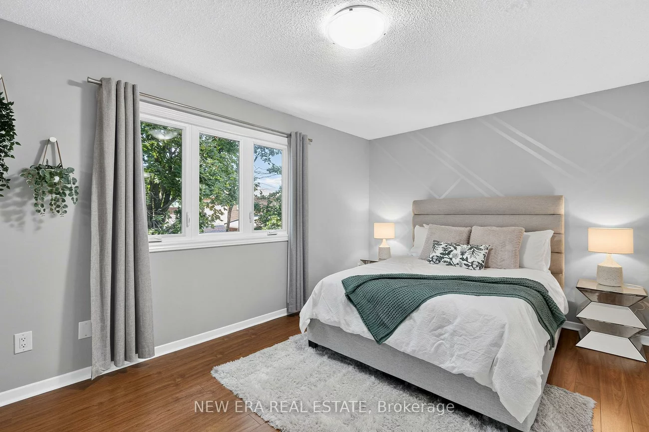 5020, Delaware, Hurontario, Mississauga
