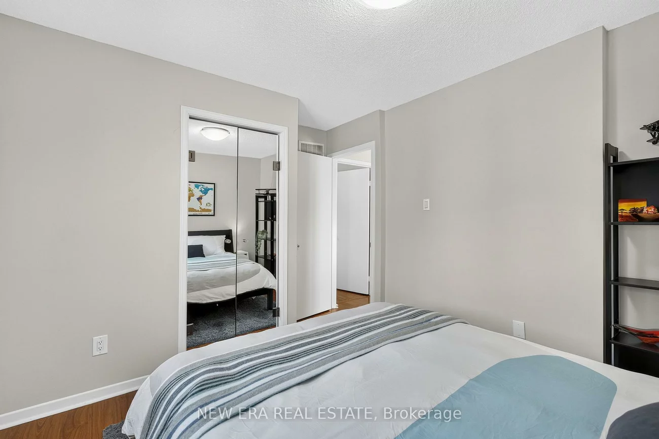5020, Delaware, Hurontario, Mississauga