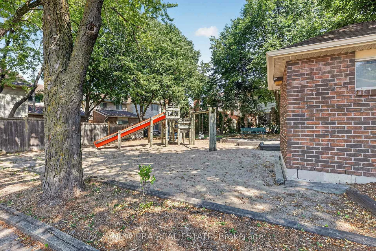 5020, Delaware, Hurontario, Mississauga