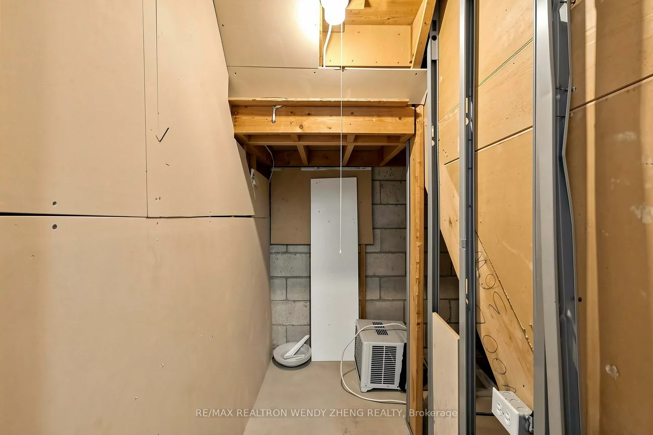 1055A, Forestwood, Erindale, Mississauga