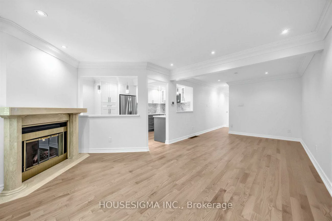 2199, Burnhamthorpe, Erin Mills, Mississauga