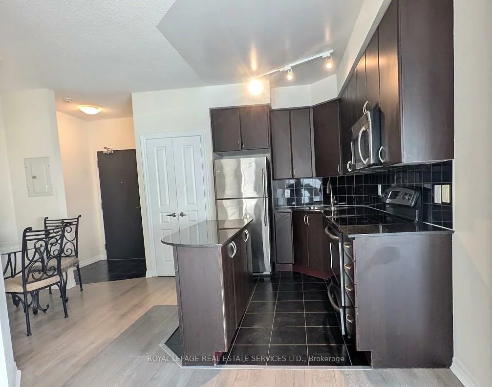 225, Webb, City Centre, Mississauga