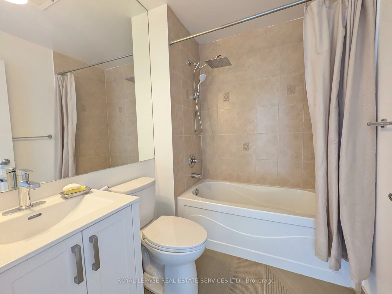 225, Webb, City Centre, Mississauga