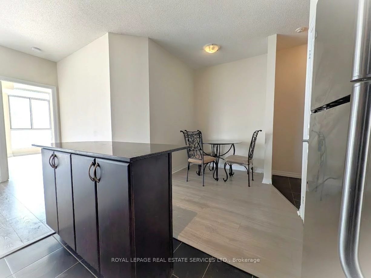 225, Webb, City Centre, Mississauga