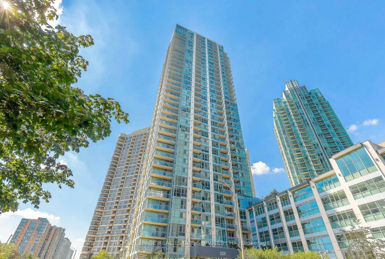 225, Webb, City Centre, Mississauga