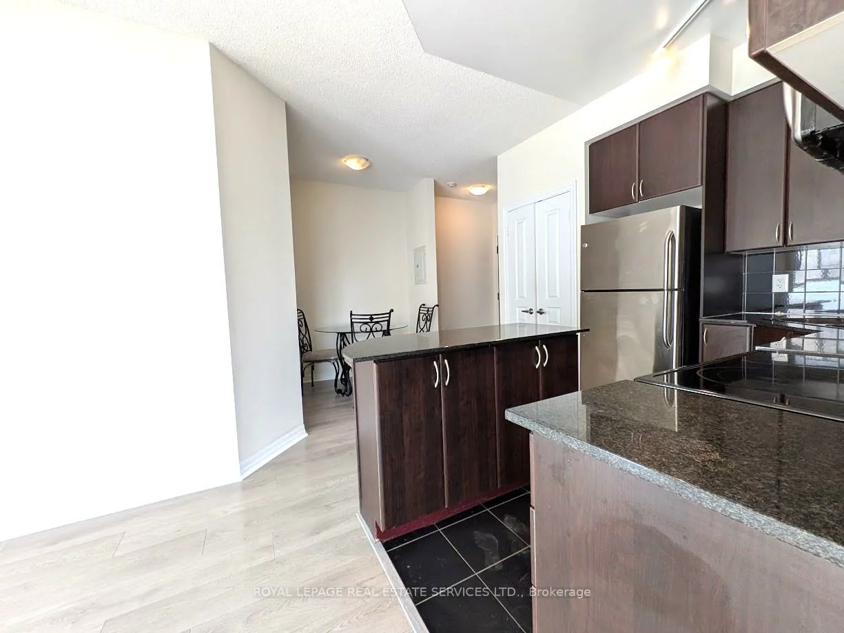 225, Webb, City Centre, Mississauga