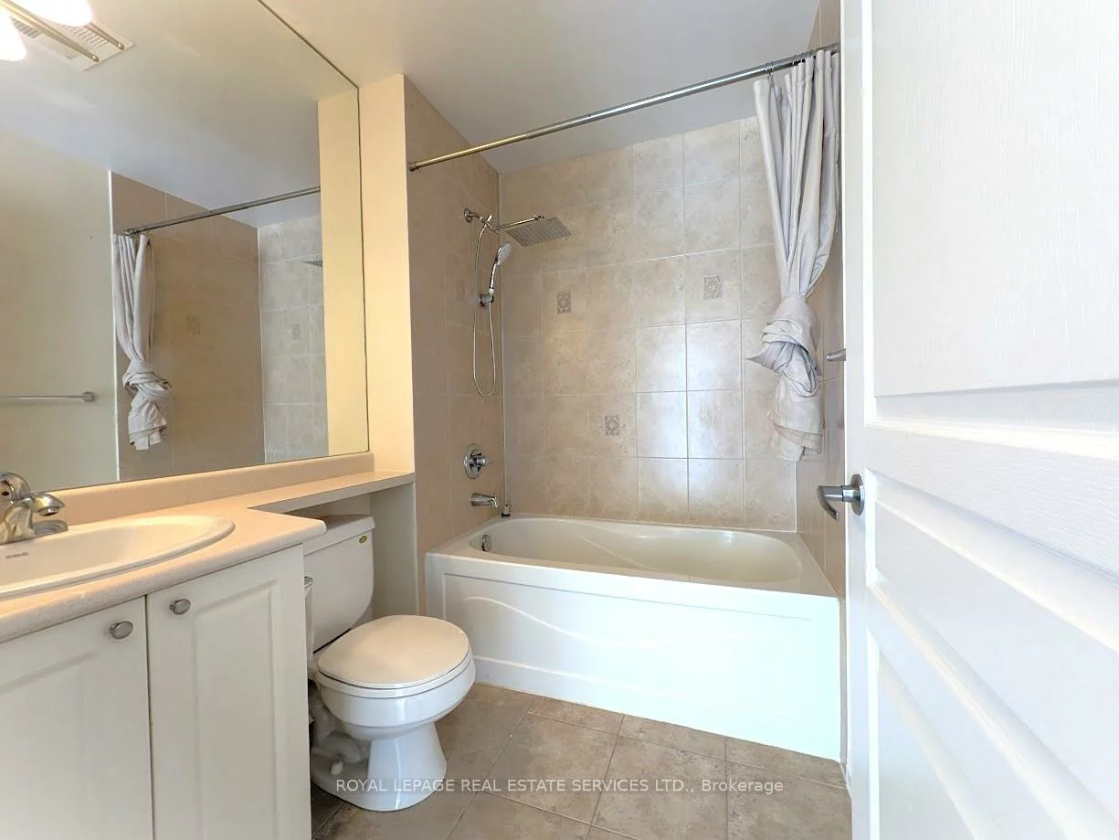 225, Webb, City Centre, Mississauga