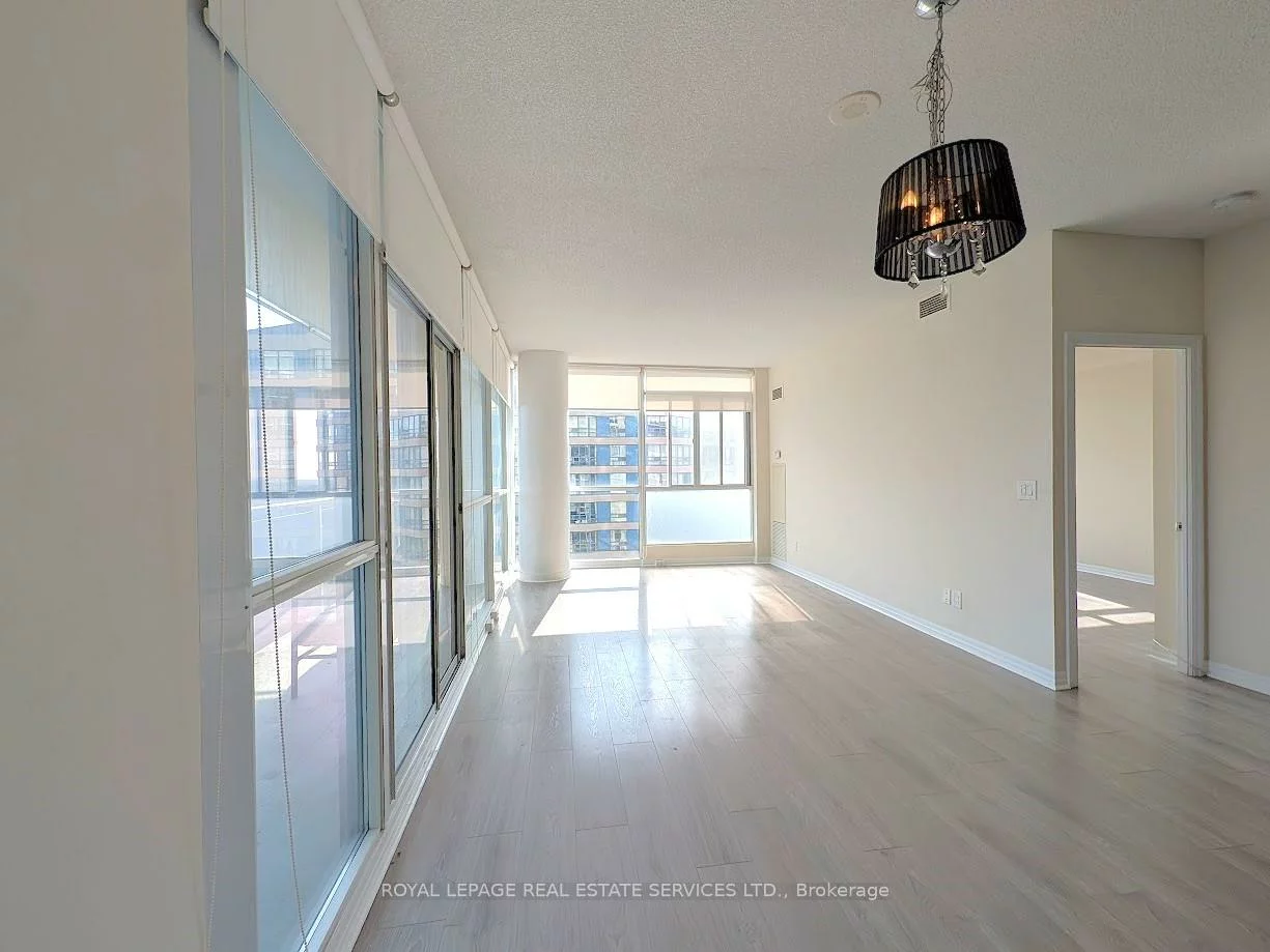 225, Webb, City Centre, Mississauga