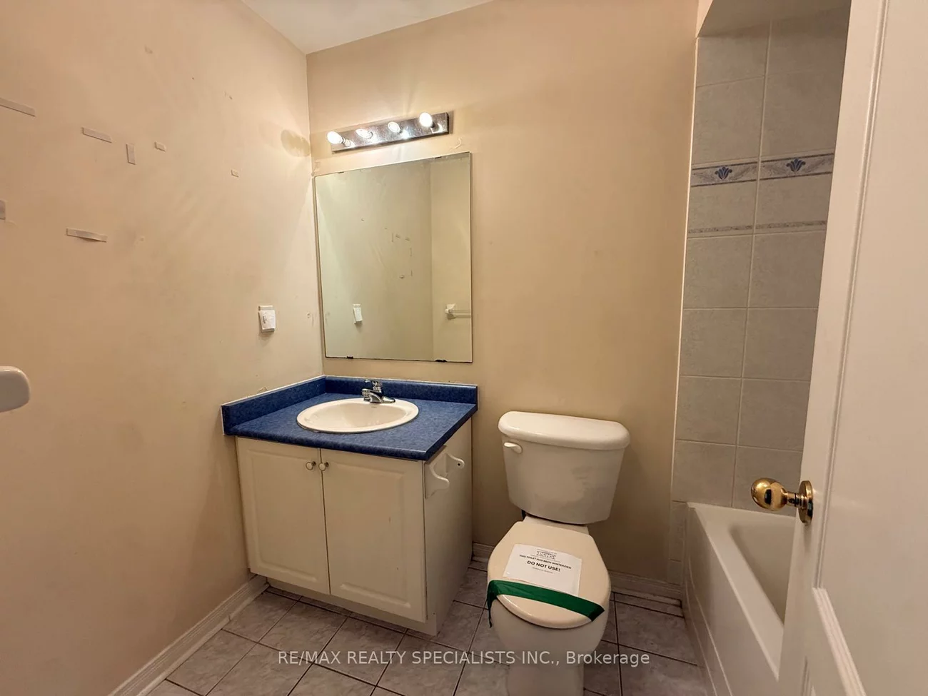 525, NOVO STAR, Meadowvale Village, Mississauga