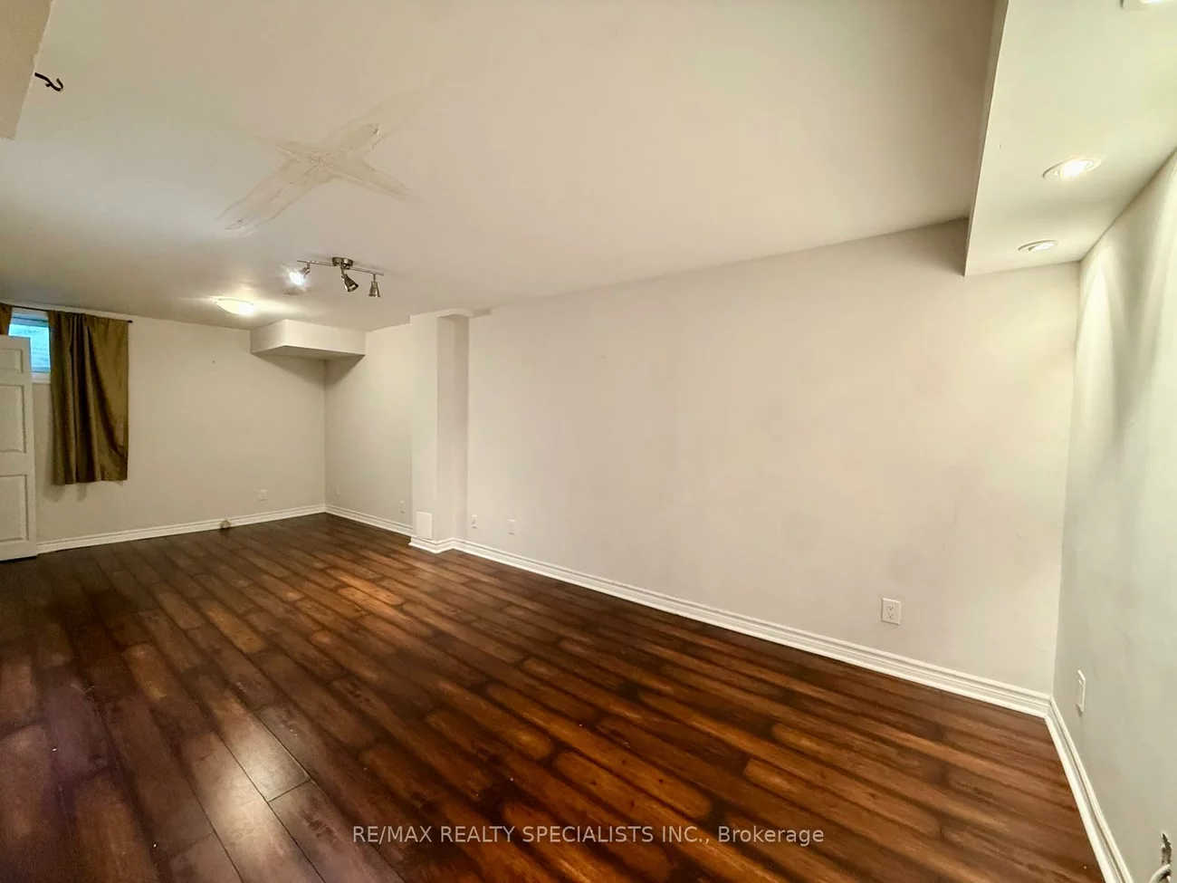 525, NOVO STAR, Meadowvale Village, Mississauga