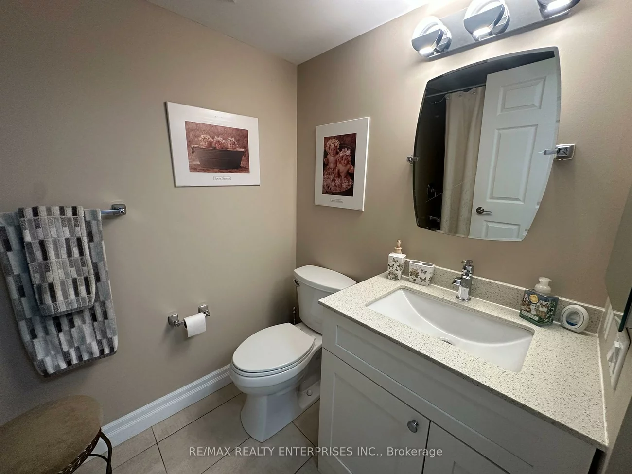 35, Kingsbridge Garden, Hurontario, Mississauga