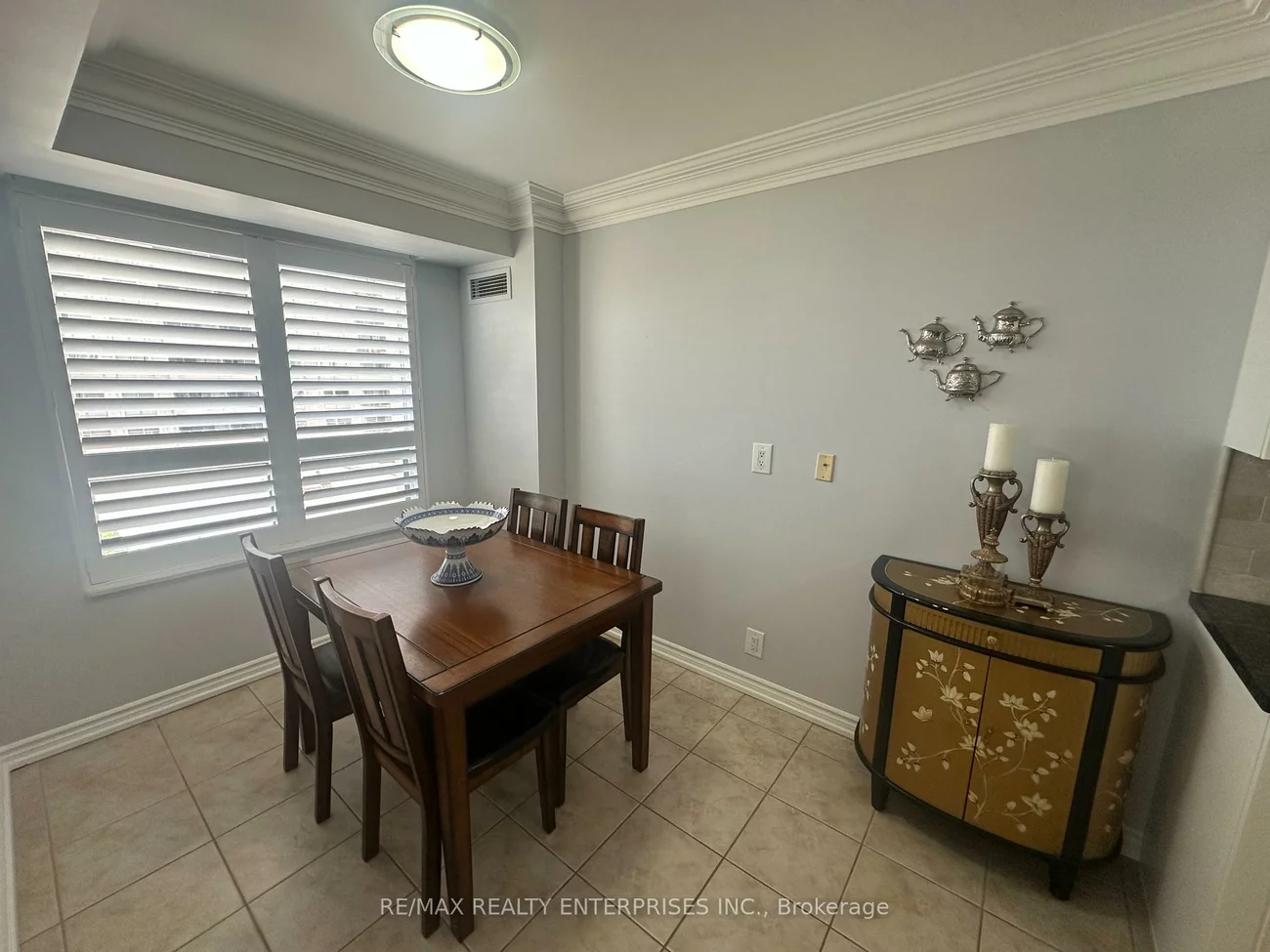 35, Kingsbridge Garden, Hurontario, Mississauga