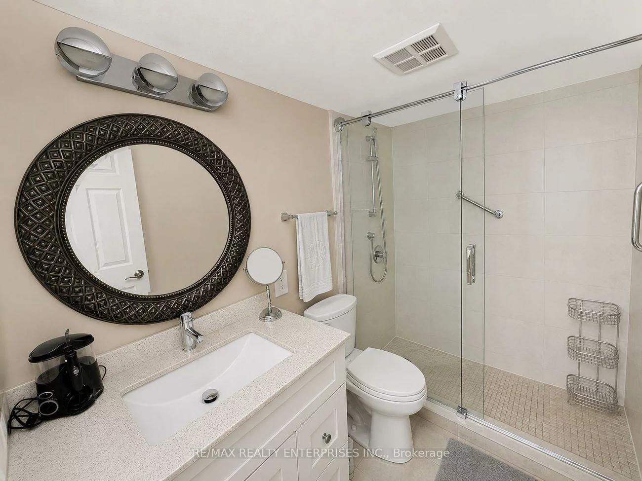 35, Kingsbridge Garden, Hurontario, Mississauga