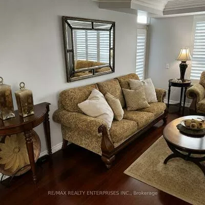 35, Kingsbridge Garden, Hurontario, Mississauga