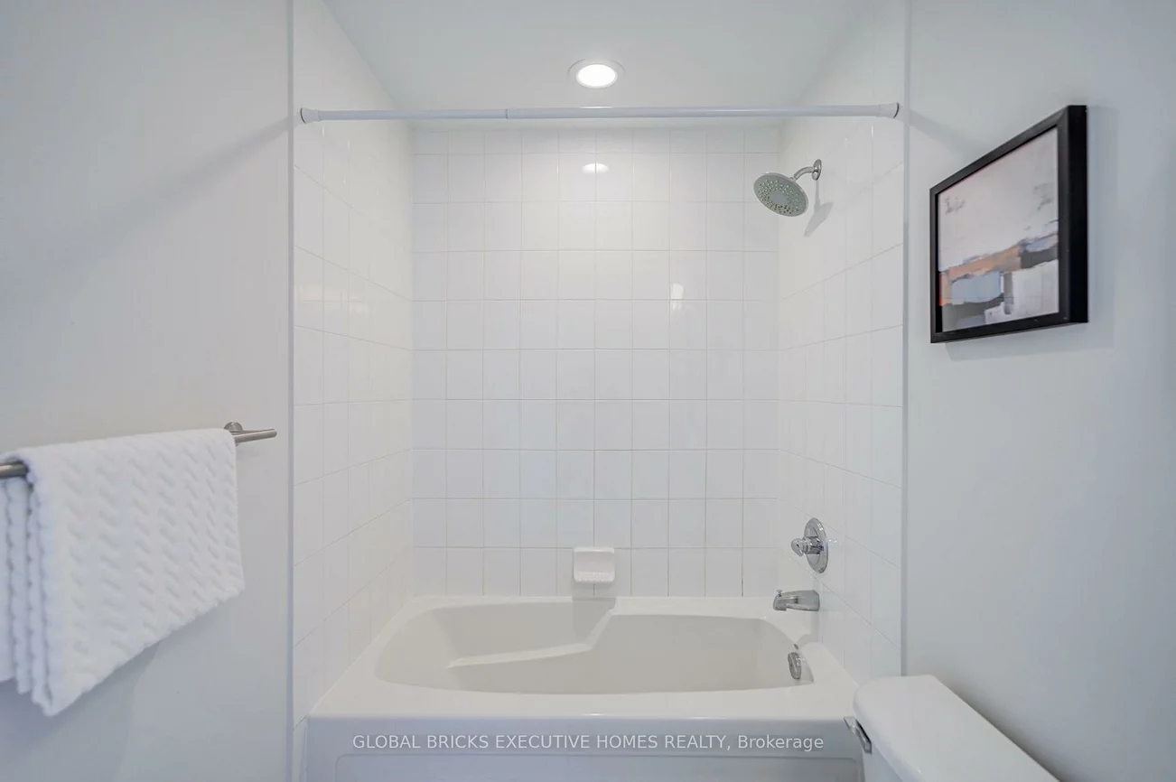 388, Prince of Wales, City Centre, Mississauga