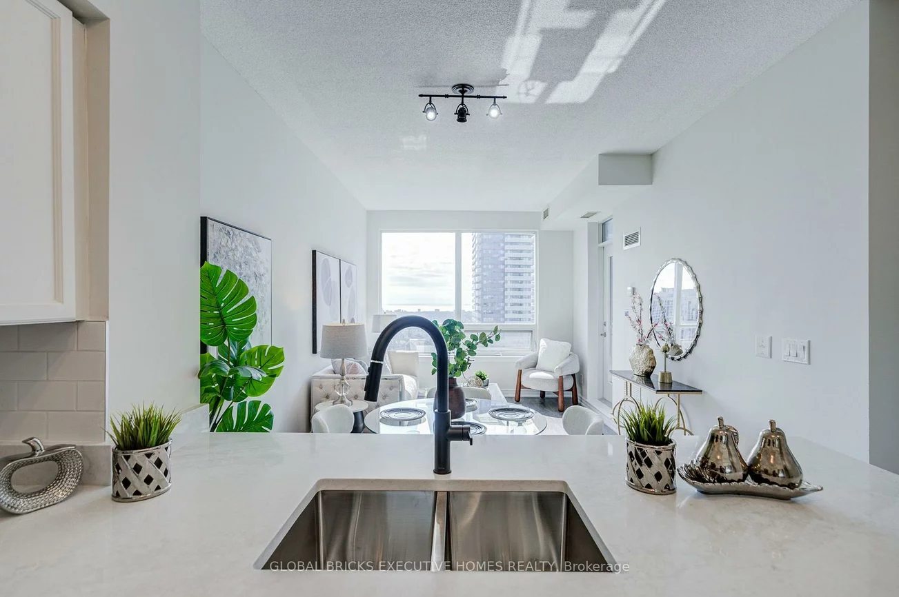 388, Prince of Wales, City Centre, Mississauga
