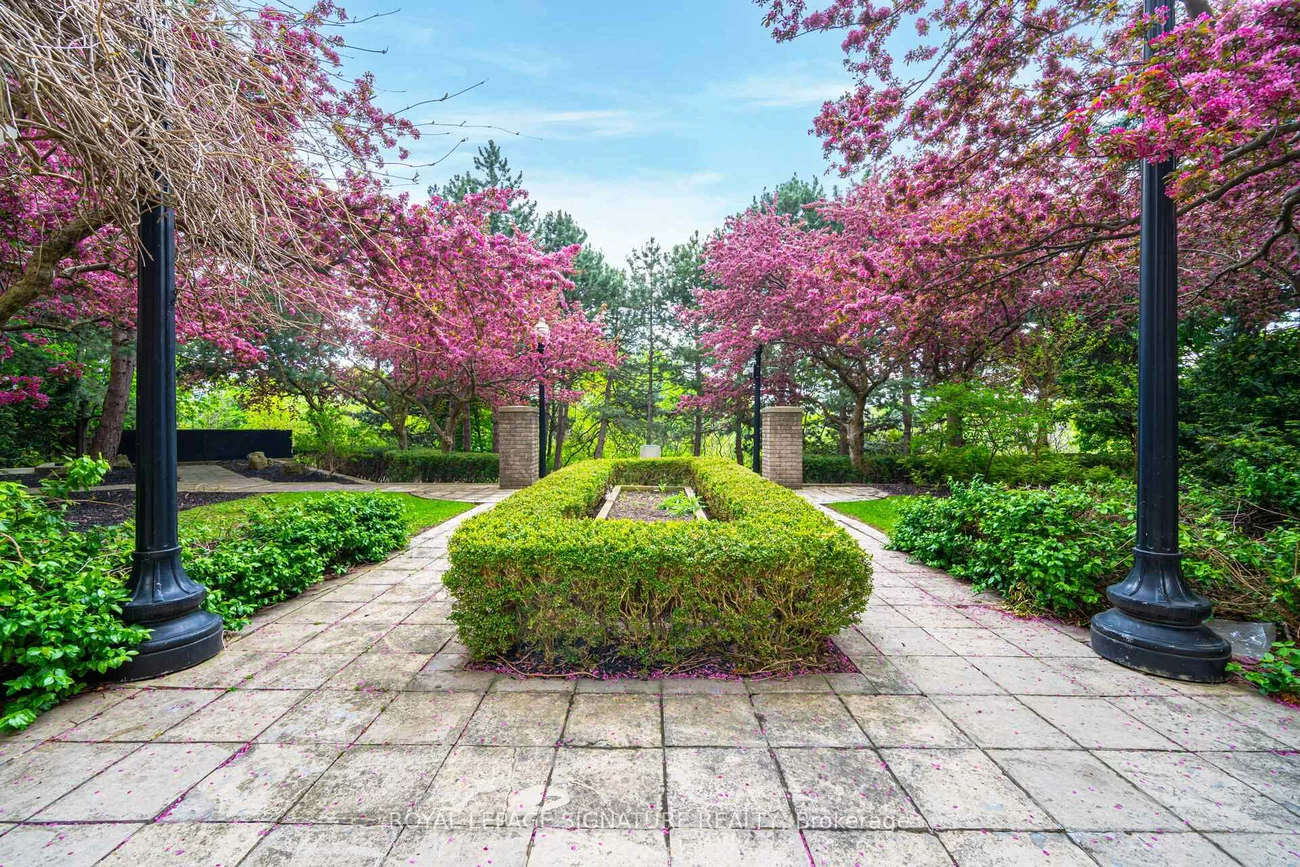 55, Kingsbridge Garden, Hurontario, Mississauga