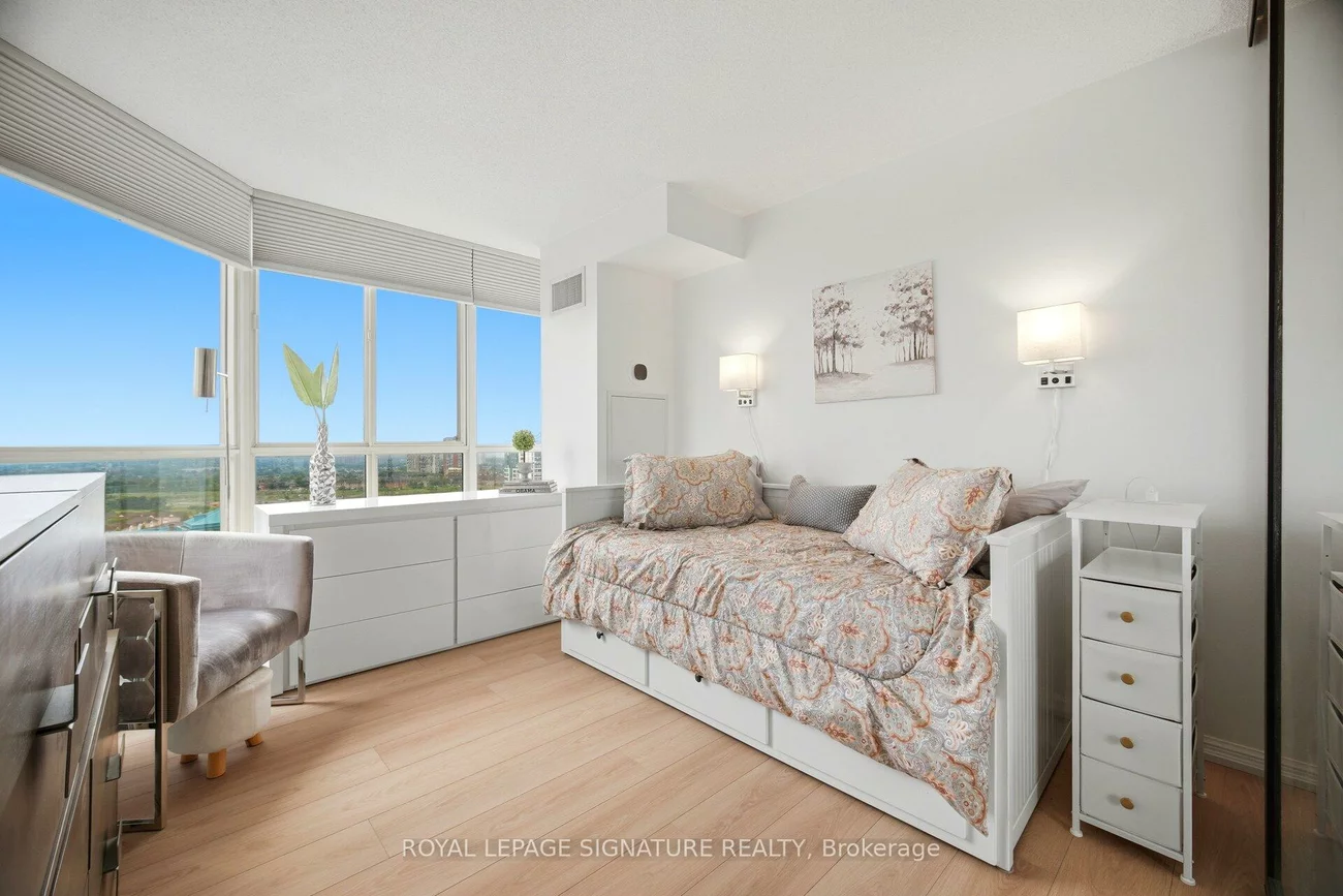 55, Kingsbridge Garden, Hurontario, Mississauga