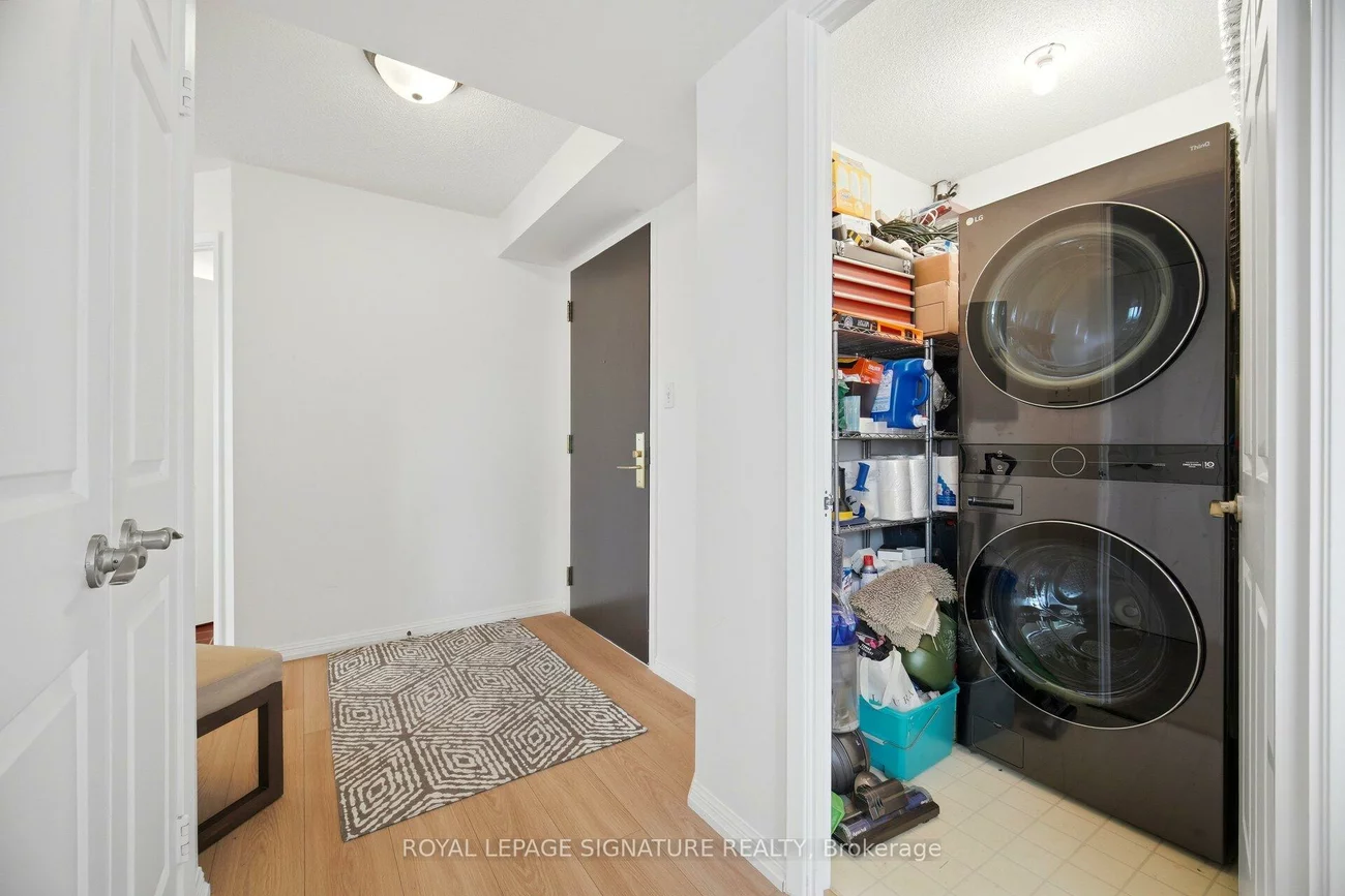 55, Kingsbridge Garden, Hurontario, Mississauga