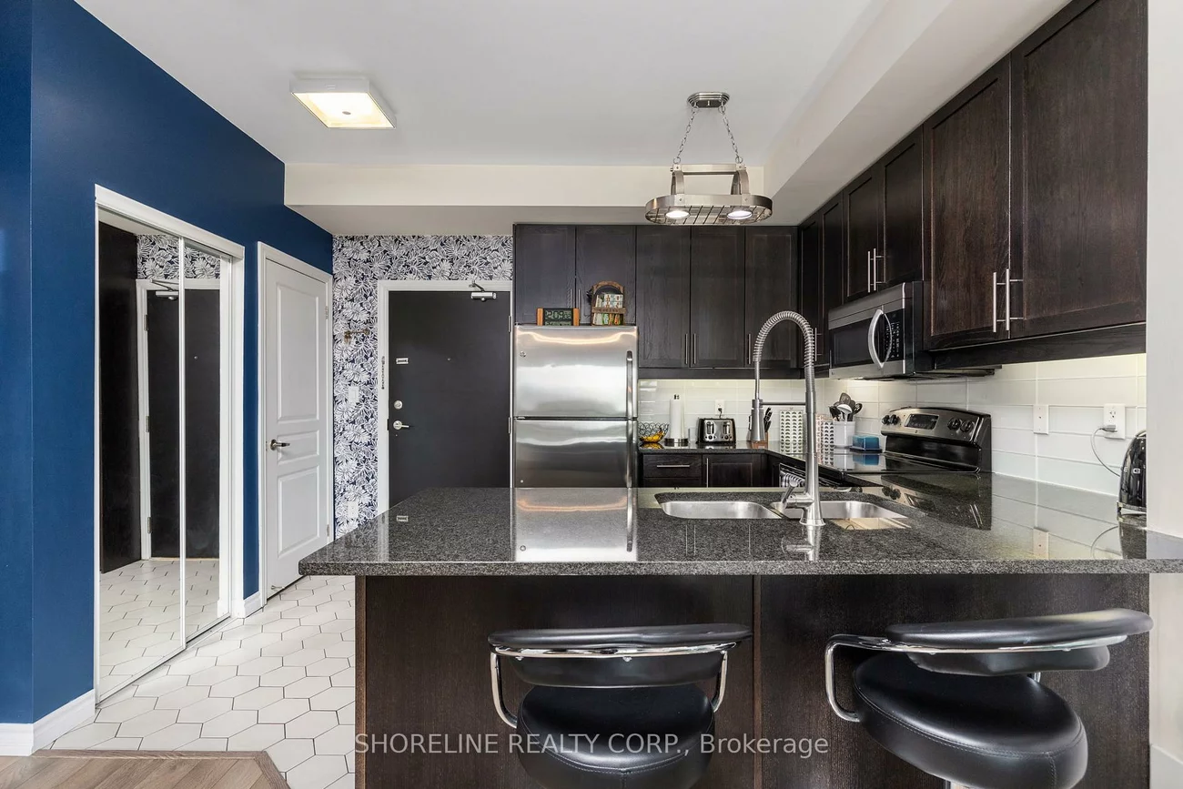 570, Lolita, Mississauga Valleys, Mississauga