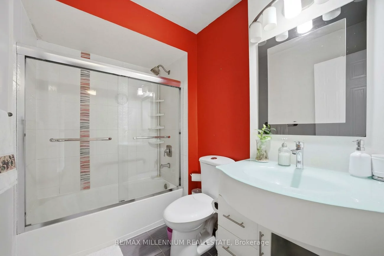 115, Bristol, Hurontario, Mississauga