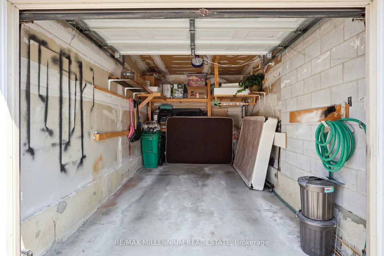 115, Bristol, Hurontario, Mississauga