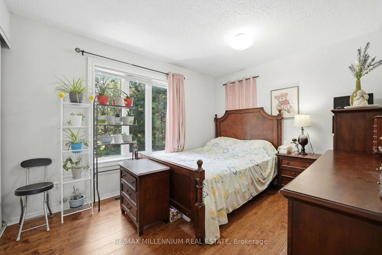 115, Bristol, Hurontario, Mississauga
