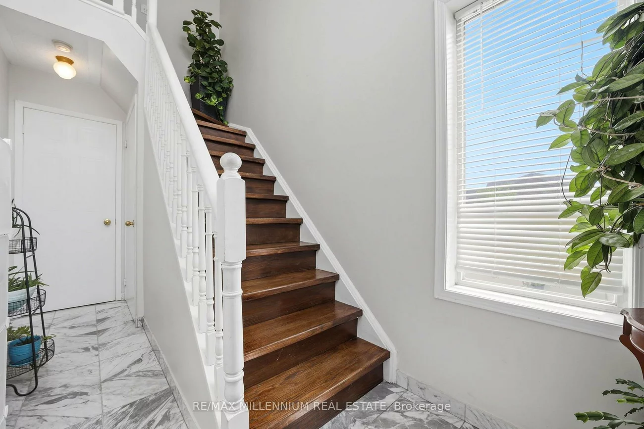 115, Bristol, Hurontario, Mississauga