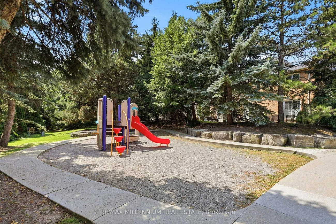 115, Bristol, Hurontario, Mississauga