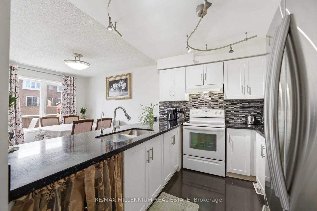 115, Bristol, Hurontario, Mississauga